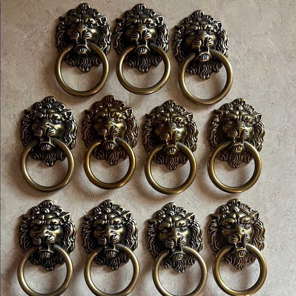 Antique Brass Lion Head Drawer knobs Set